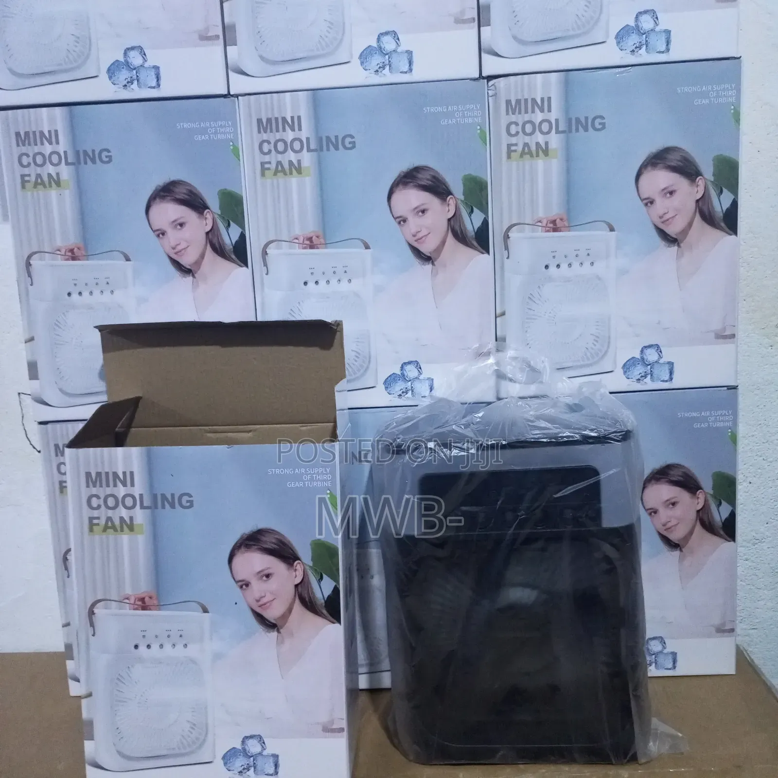 Mini Cooling Fan With Humidifier