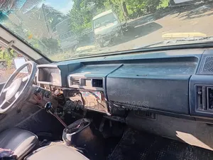 Mazda E2000 1988 White