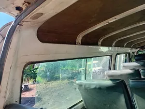 Mazda E2000 1988 White