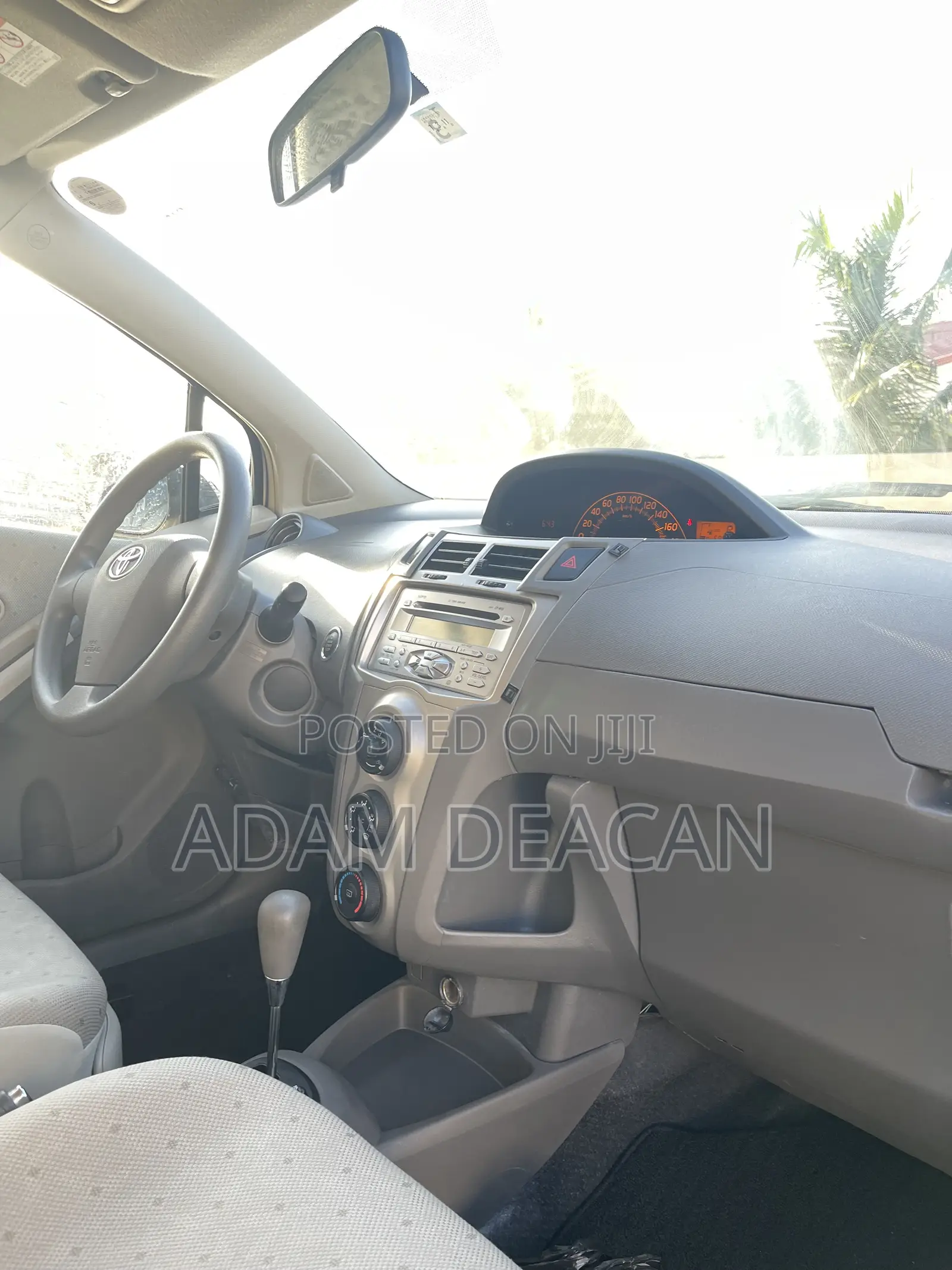 Toyota Vitz 1.0 FWD 3dr 2010 Silver