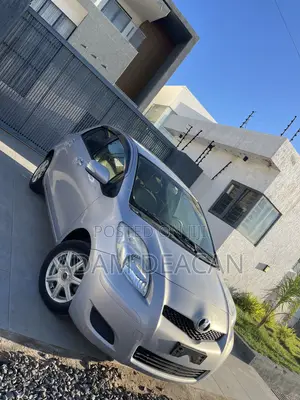 Toyota Vitz 1.0 FWD 3dr 2010 Silver
