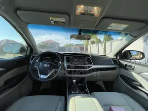 Toyota Highlander 2016 Silver
