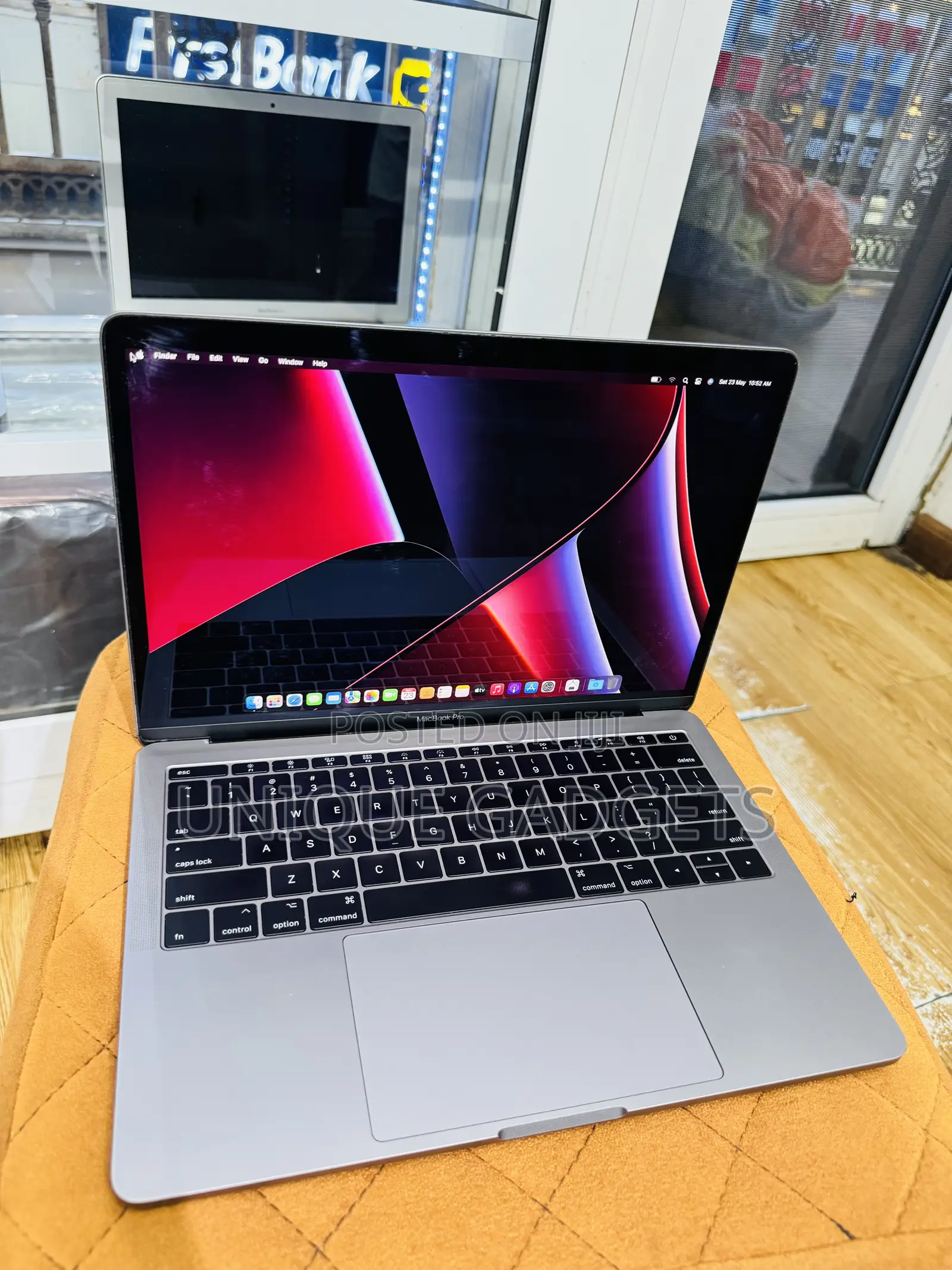 Laptop Apple MacBook Pro 2017 16GB Intel Core i5 SSD 256GB