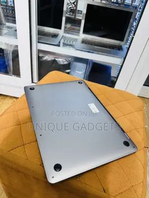 Laptop Apple MacBook Pro 2017 16GB Intel Core i5 SSD 256GB
