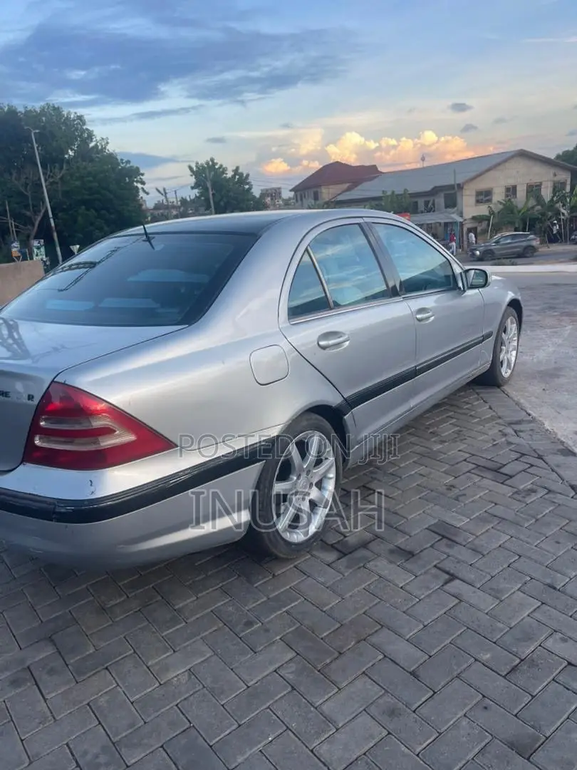 Mercedes-Benz C230 2005 Silver