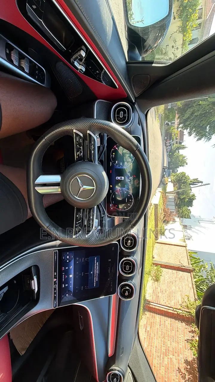 Mercedes-Benz C300 2023 Black