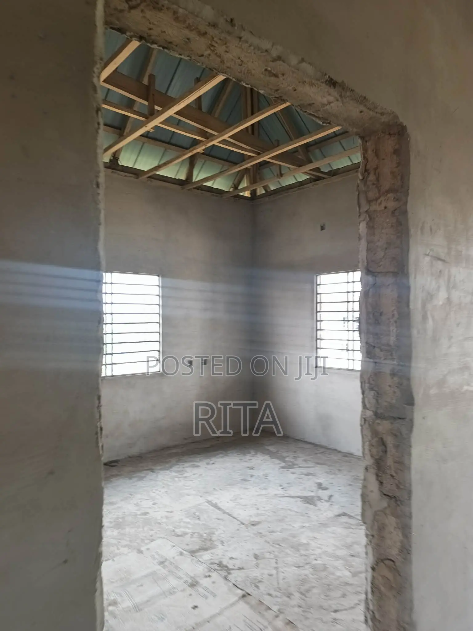 8bdrm Duplex in Kj002, Manhean for sale