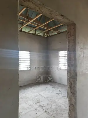 8bdrm Duplex in Kj002, Manhean for sale