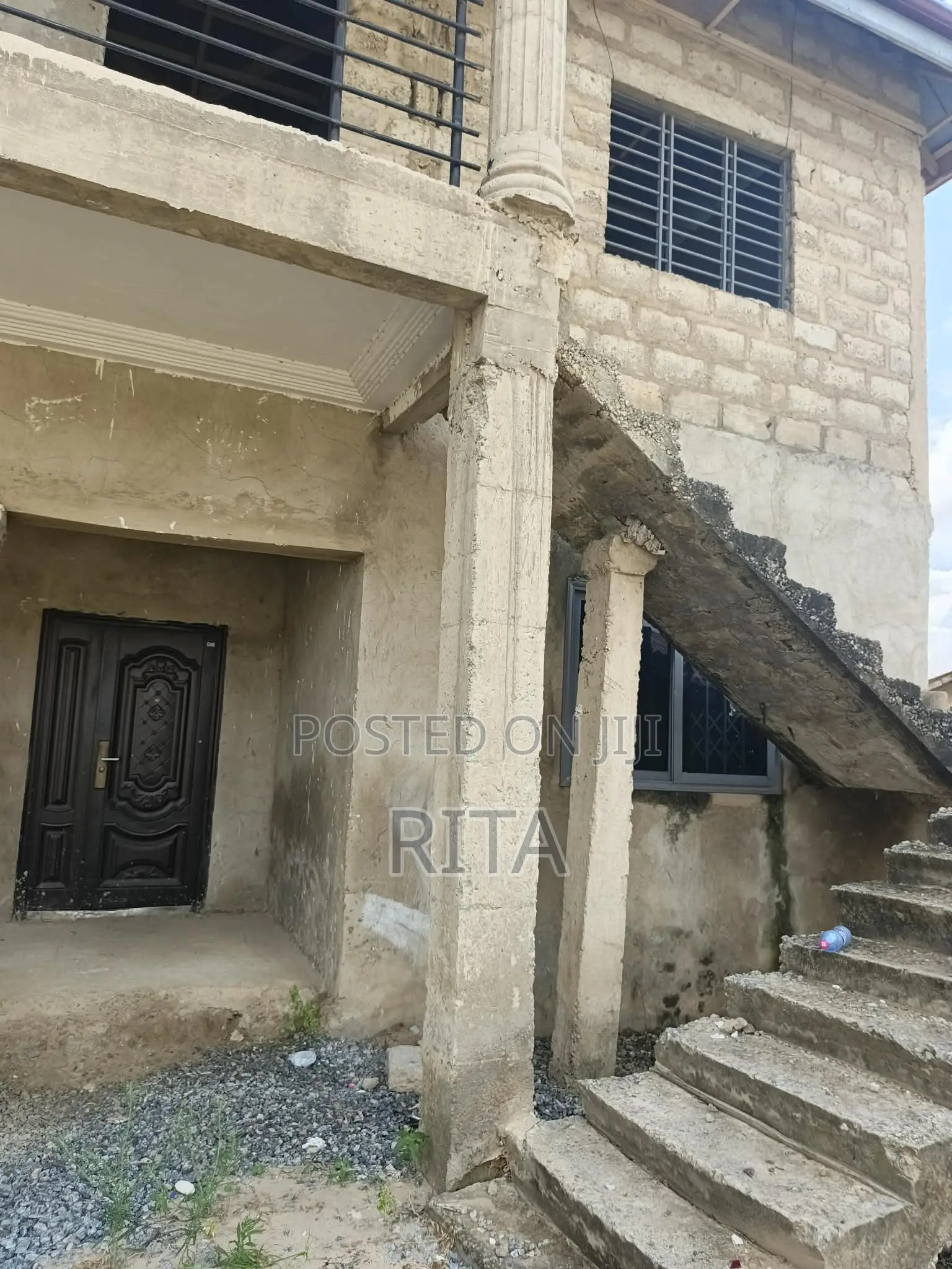8bdrm Duplex in Kj002, Manhean for sale