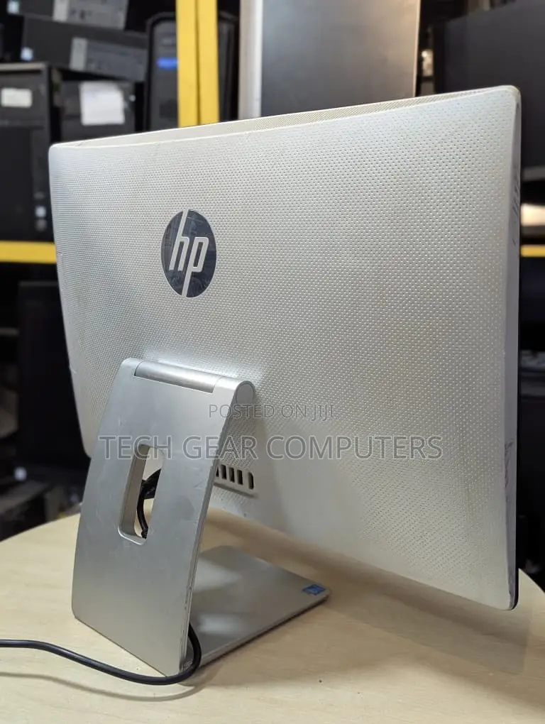 Desktop Computer HP Pavilion 24 8GB Intel Core i5 HDD 1T