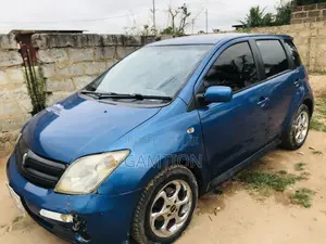 Toyota IST 2003 Blue