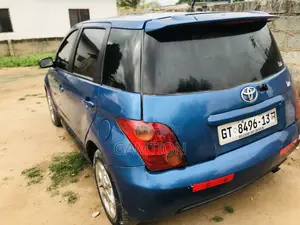 Toyota IST 2003 Blue
