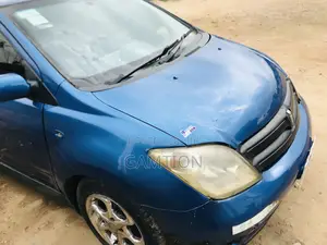 Toyota IST 2003 Blue