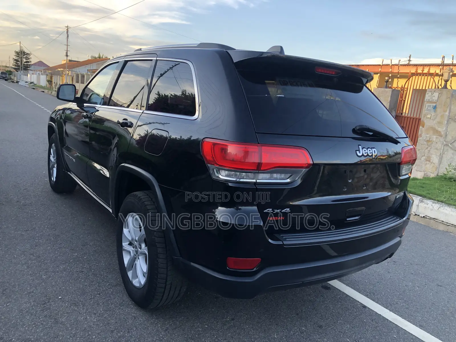 Jeep Grand Cherokee Laredo 4dr SUV (3.6L 6cyl 8A) 2015 Black