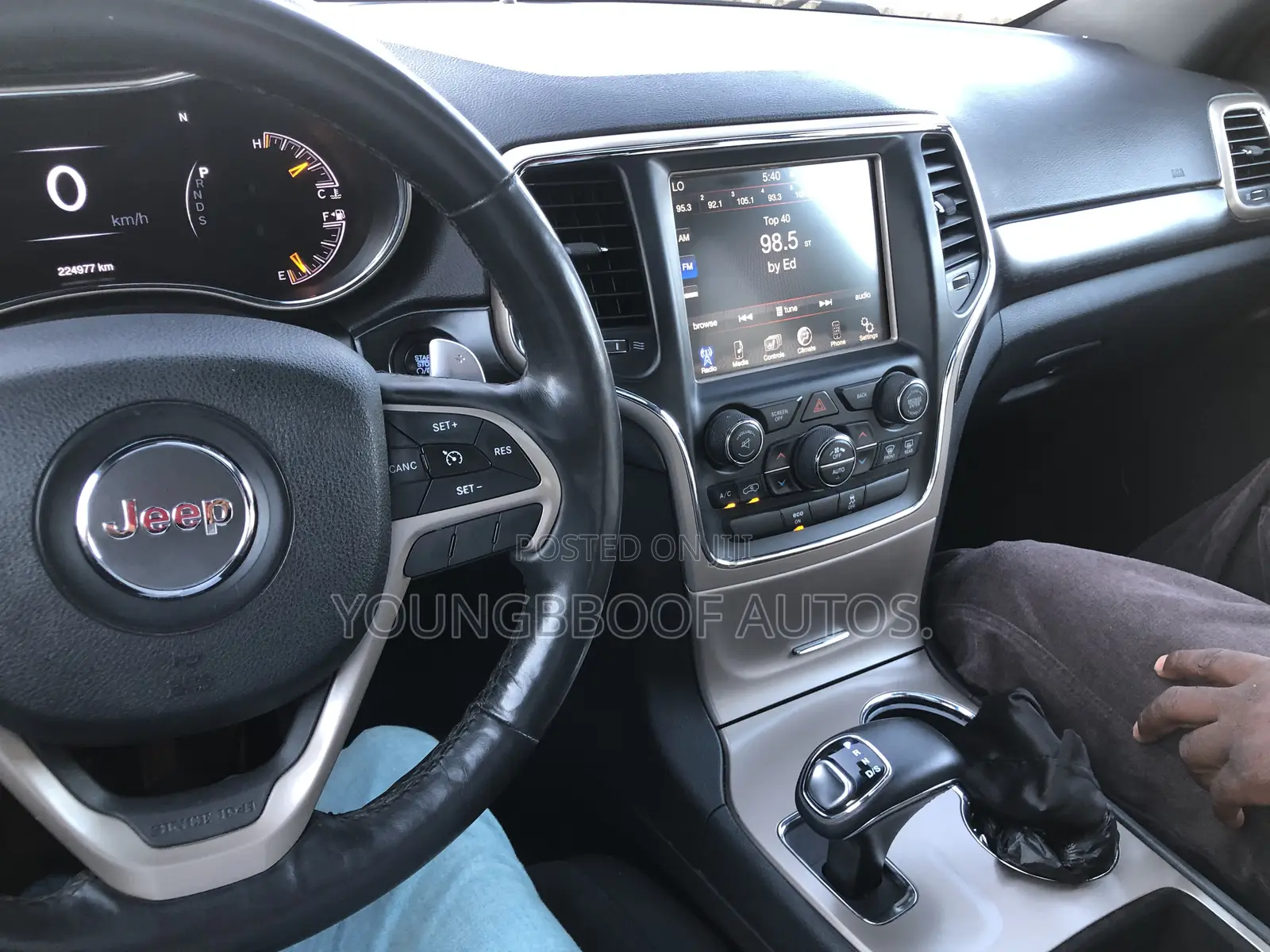 Jeep Grand Cherokee Laredo 4dr SUV (3.6L 6cyl 8A) 2015 Black