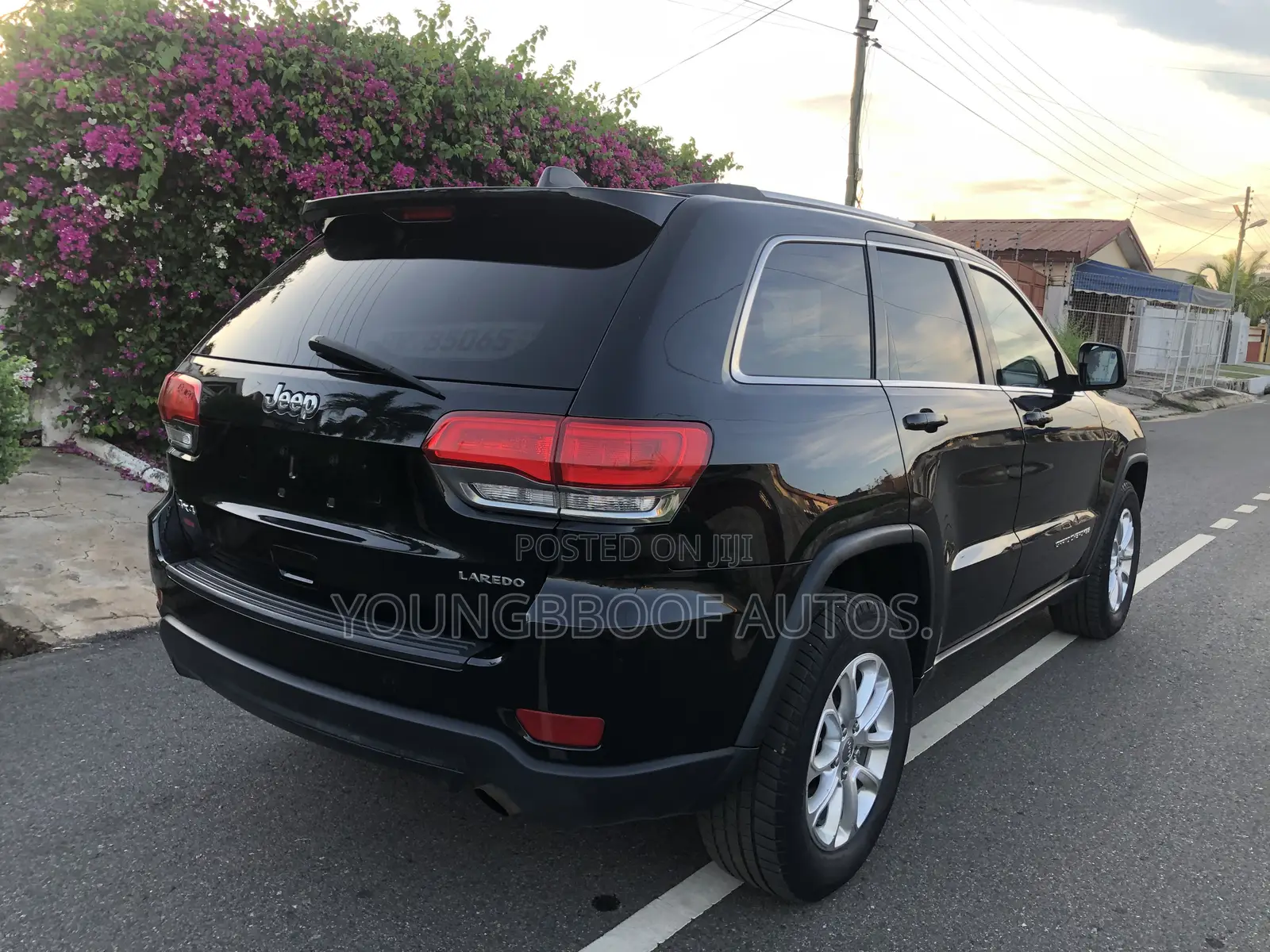 Jeep Grand Cherokee Laredo 4dr SUV (3.6L 6cyl 8A) 2015 Black
