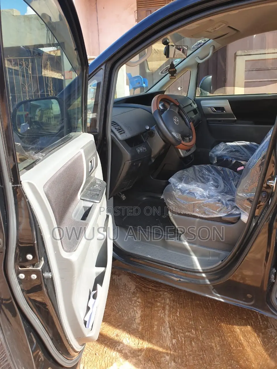 Toyota Voxy 2011 Black