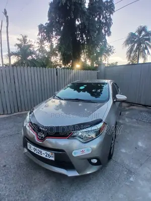 Toyota Corolla LE Premium 4dr Sedan (1.8L 4cyl CVT) 2015 Brown