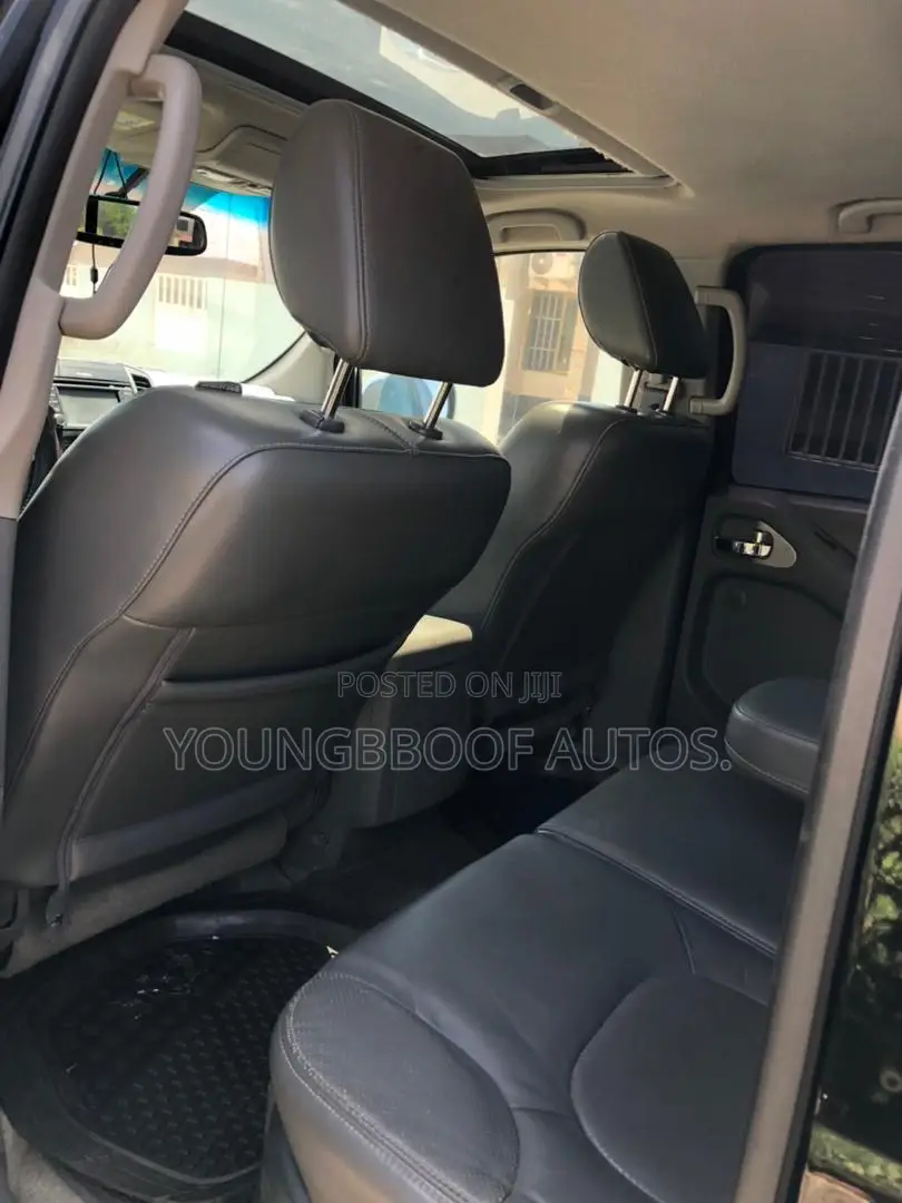 Nissan Frontier S 4dr Crew Cab 4WD 5.0 ft. SB (4.0L 6cyl 5A) 2015 Black