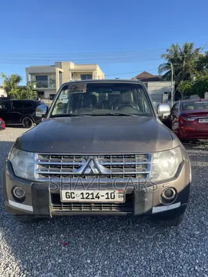 Mitsubishi Pajero 3.8 V6 GLS/GLX 2010 Gray