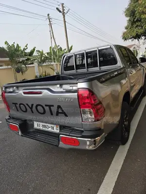 Toyota Hilux Revo Double Cab Deisel 2.4 AWD 2017 Silver