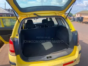 Opel Astra 2006 Yellow