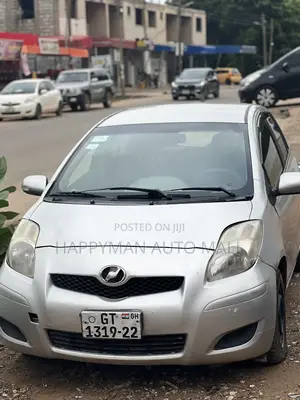 Toyota Vitz 2010 Gray