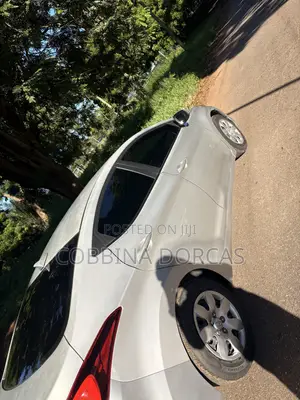 Hyundai Elantra Limited Sedan FWD (1.8L 4cyl 6A) 2016 Silver