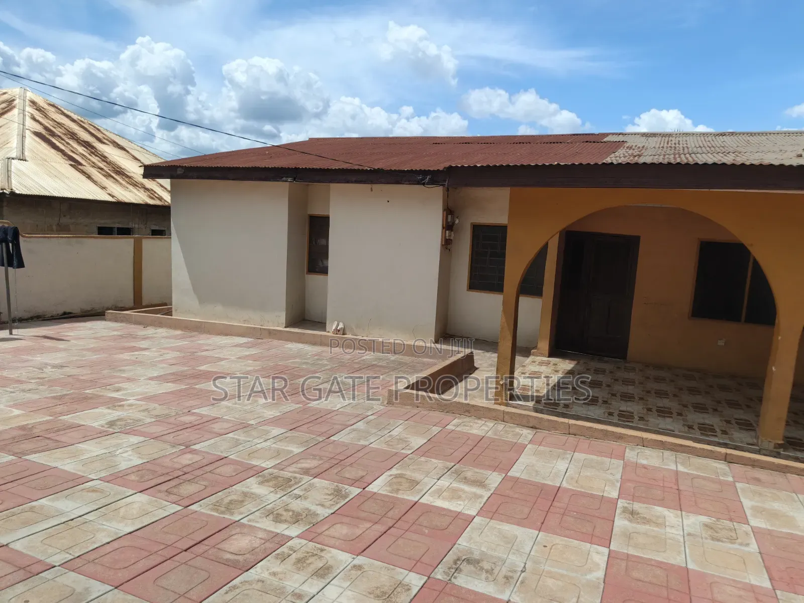 4bdrm House in Asuofia Kokoben, Kumasi Metropolitan for sale