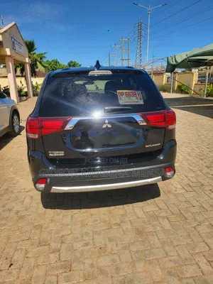 Mitsubishi Outlander LE FWD 2018 Black