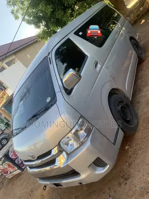 Toyota HiAce 2016 Silver