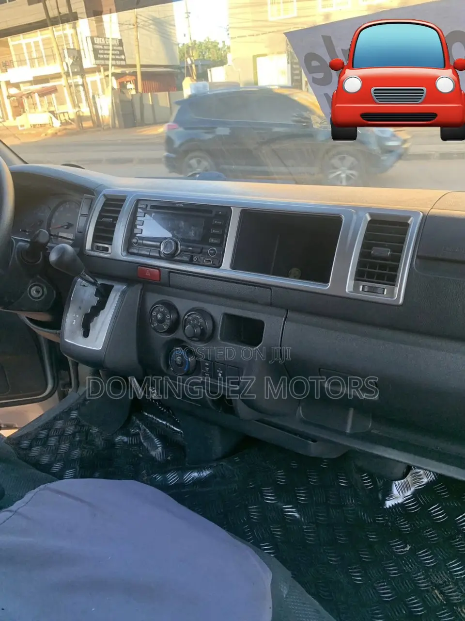 Toyota HiAce 2016 Silver
