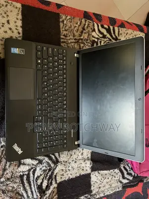 Laptop Lenovo ThinkPad T14 8GB Intel Core i3 HDD 512GB