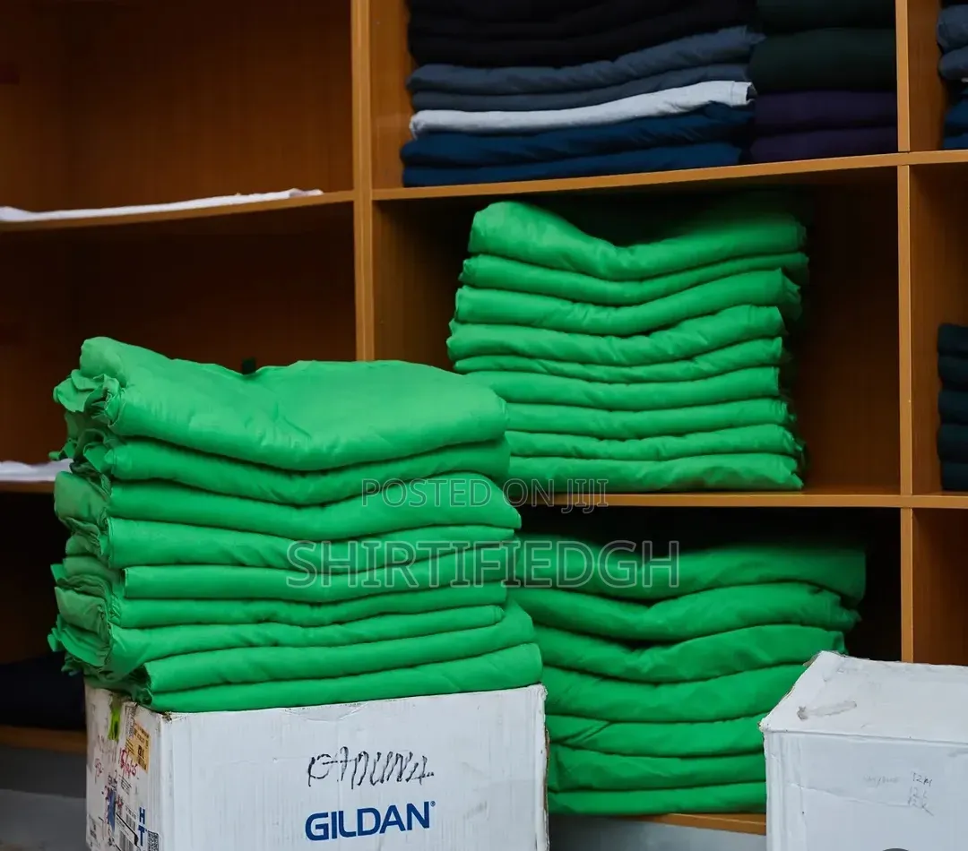 Gildan Plain Tees