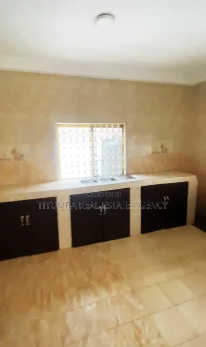 2bdrm Apartment in Tiyumba Real Estate, Police Station for rent