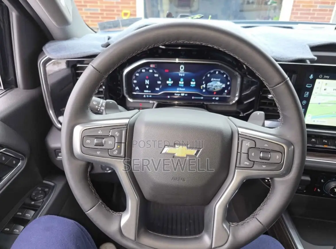 Chevrolet Silverado 1500 2025 Green