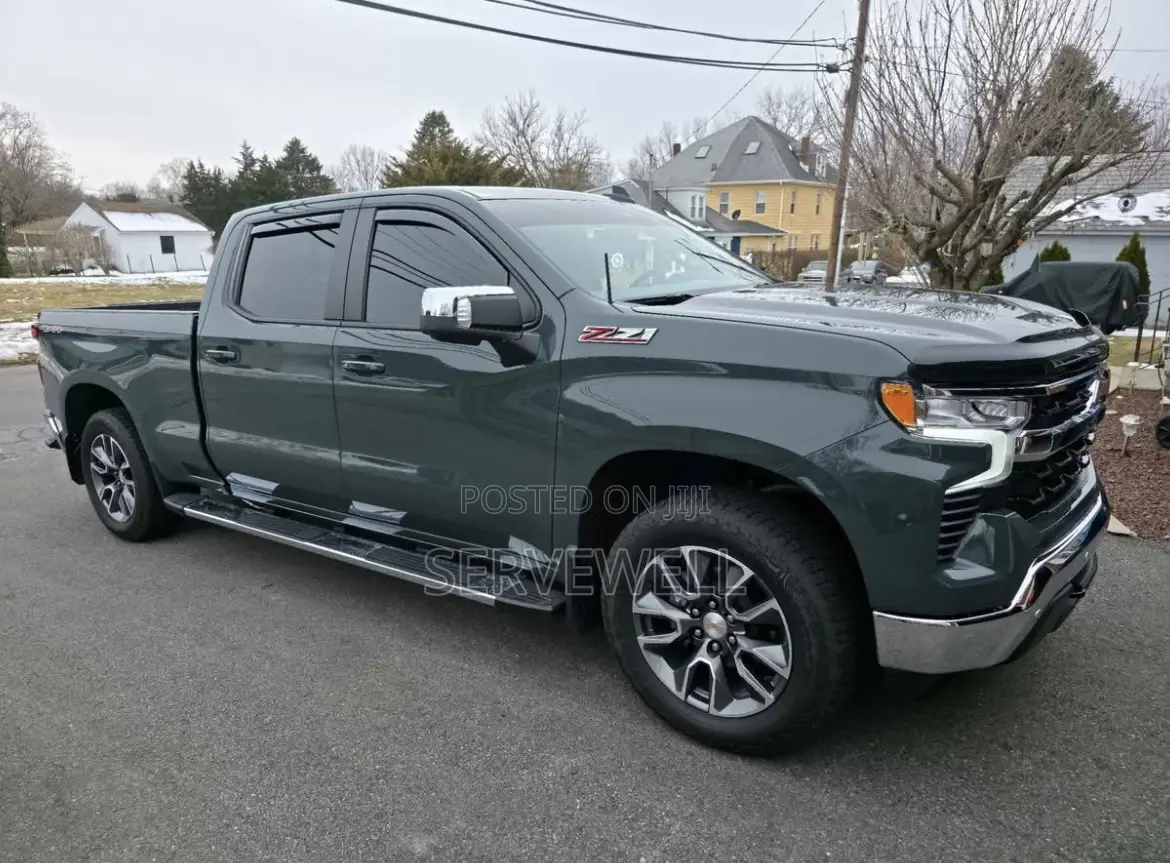 Chevrolet Silverado 1500 2025 Green