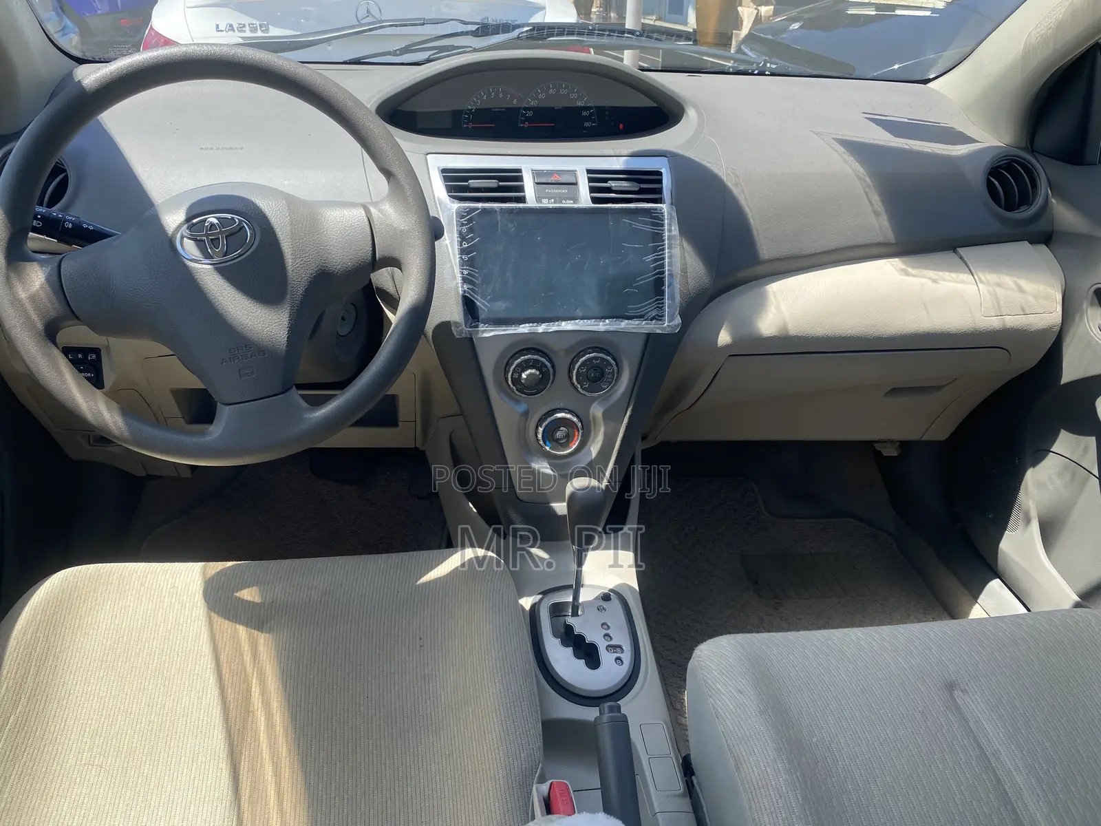 Toyota Belta 2010 Silver