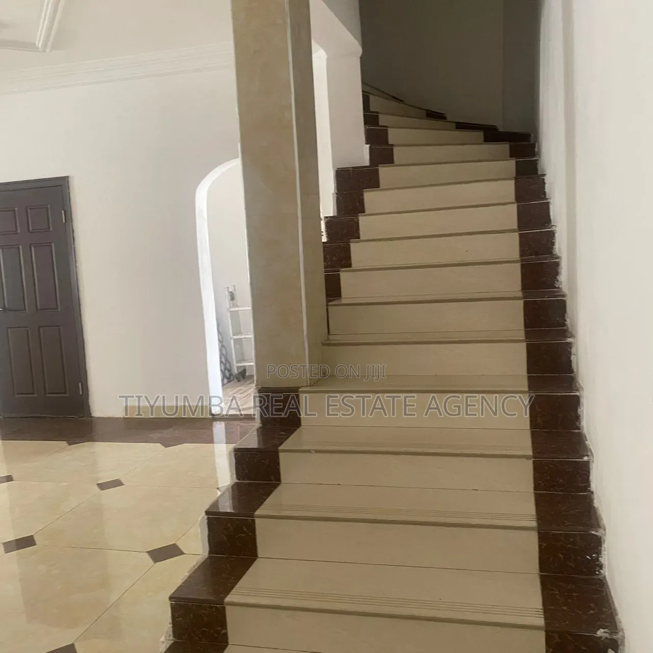 3bdrm Apartment in Tiyumba Real Estate., Police Station for rent