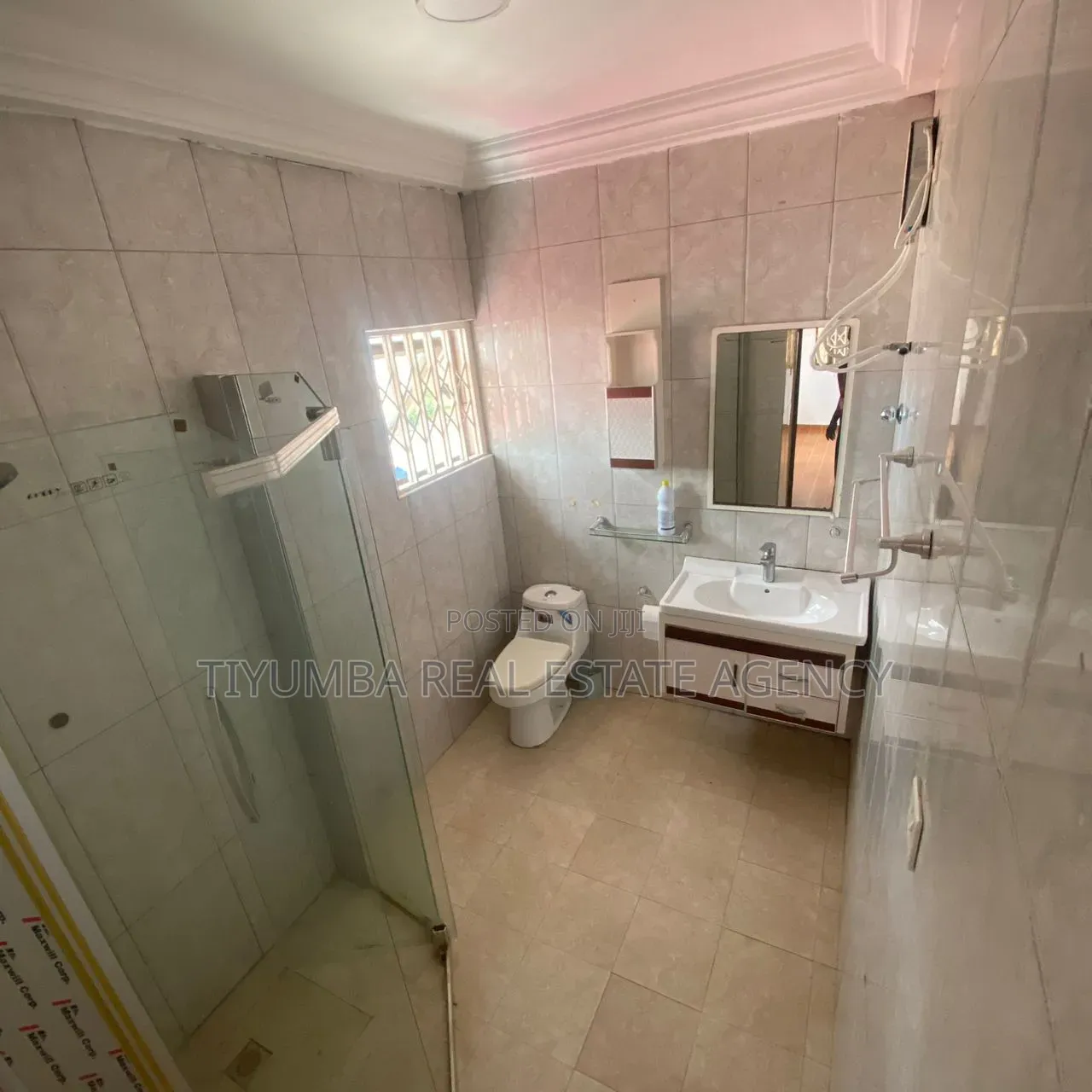 3bdrm Apartment in Tiyumba Real Estate., Police Station for rent