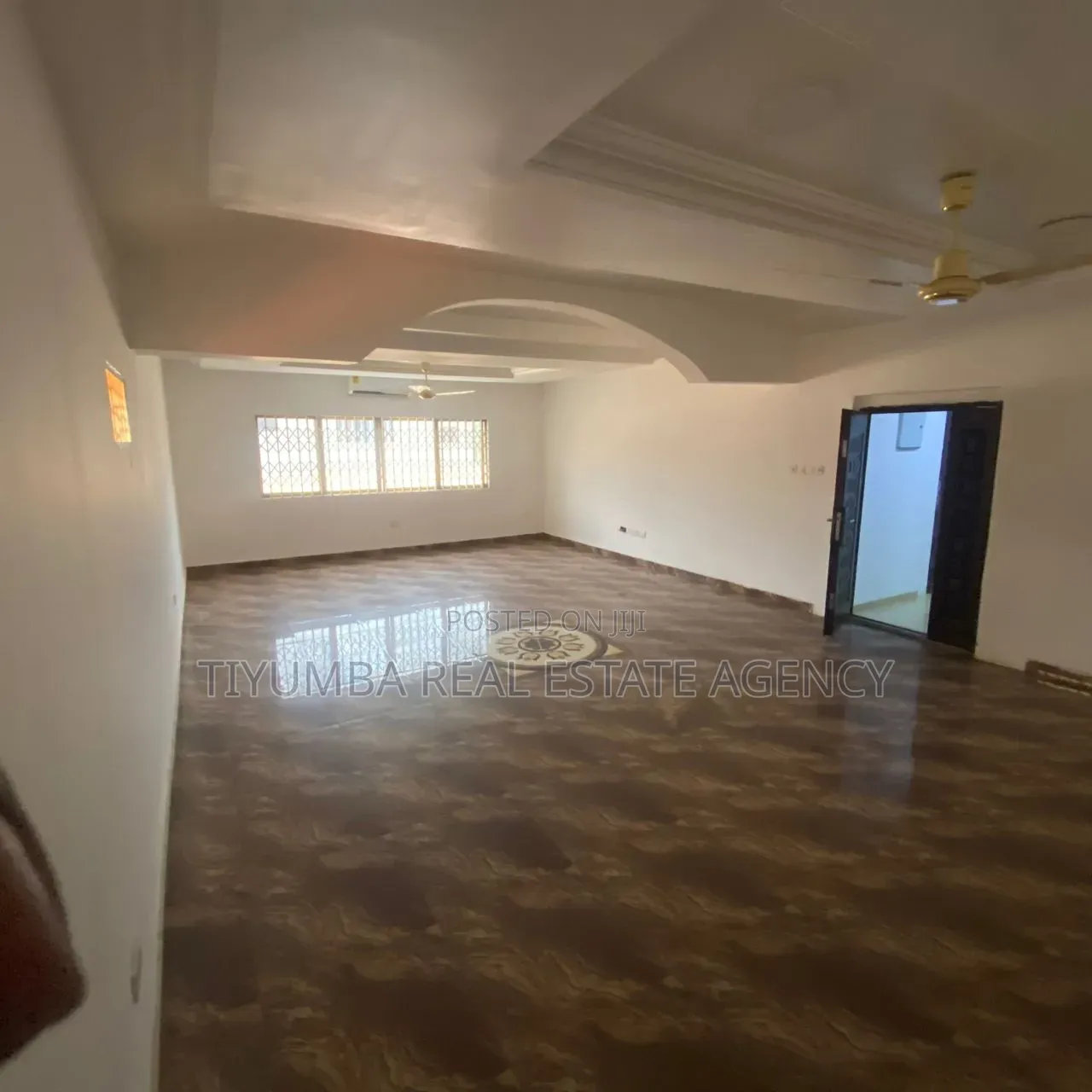 3bdrm Apartment in Tiyumba Real Estate., Police Station for rent