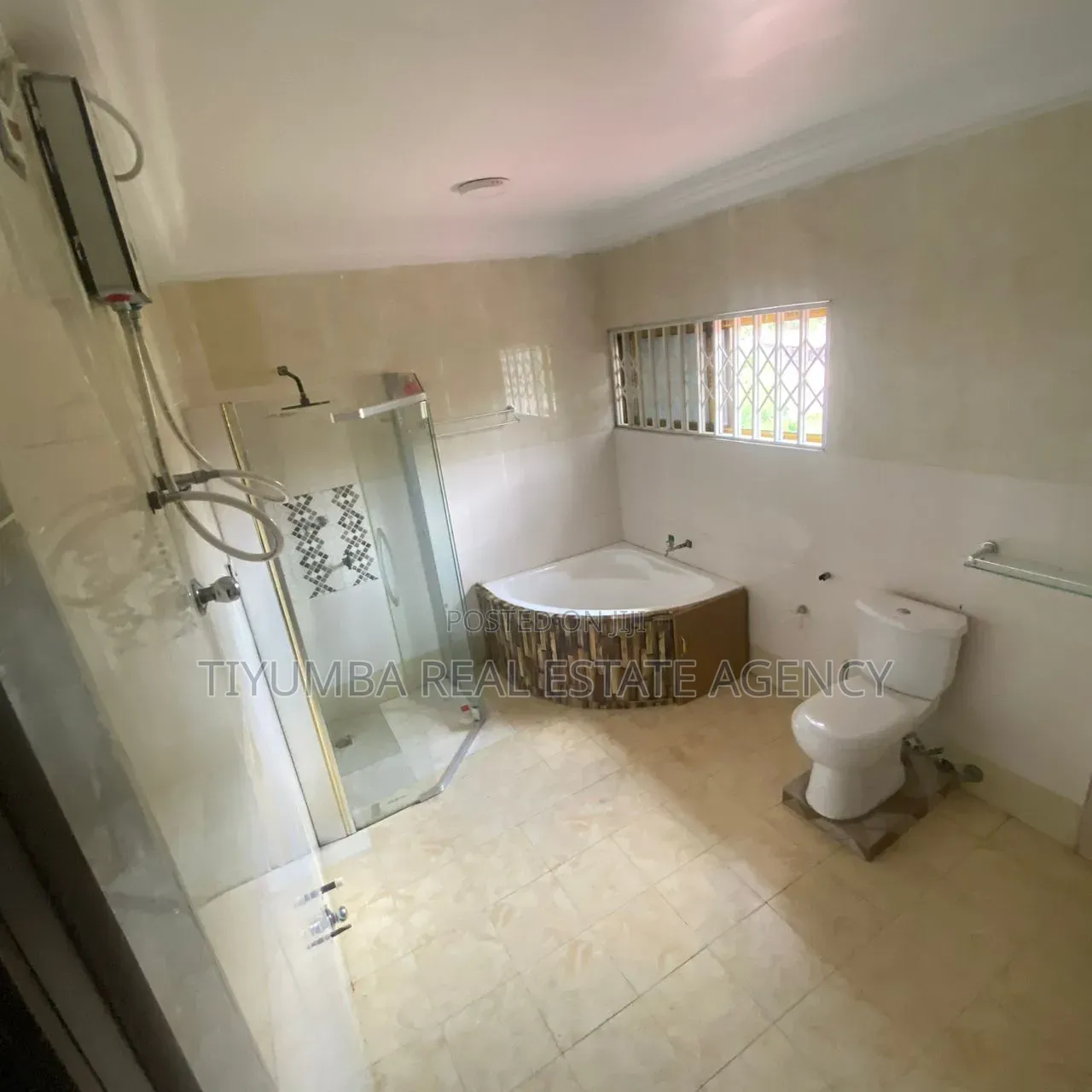 3bdrm Apartment in Tiyumba Real Estate., Police Station for rent