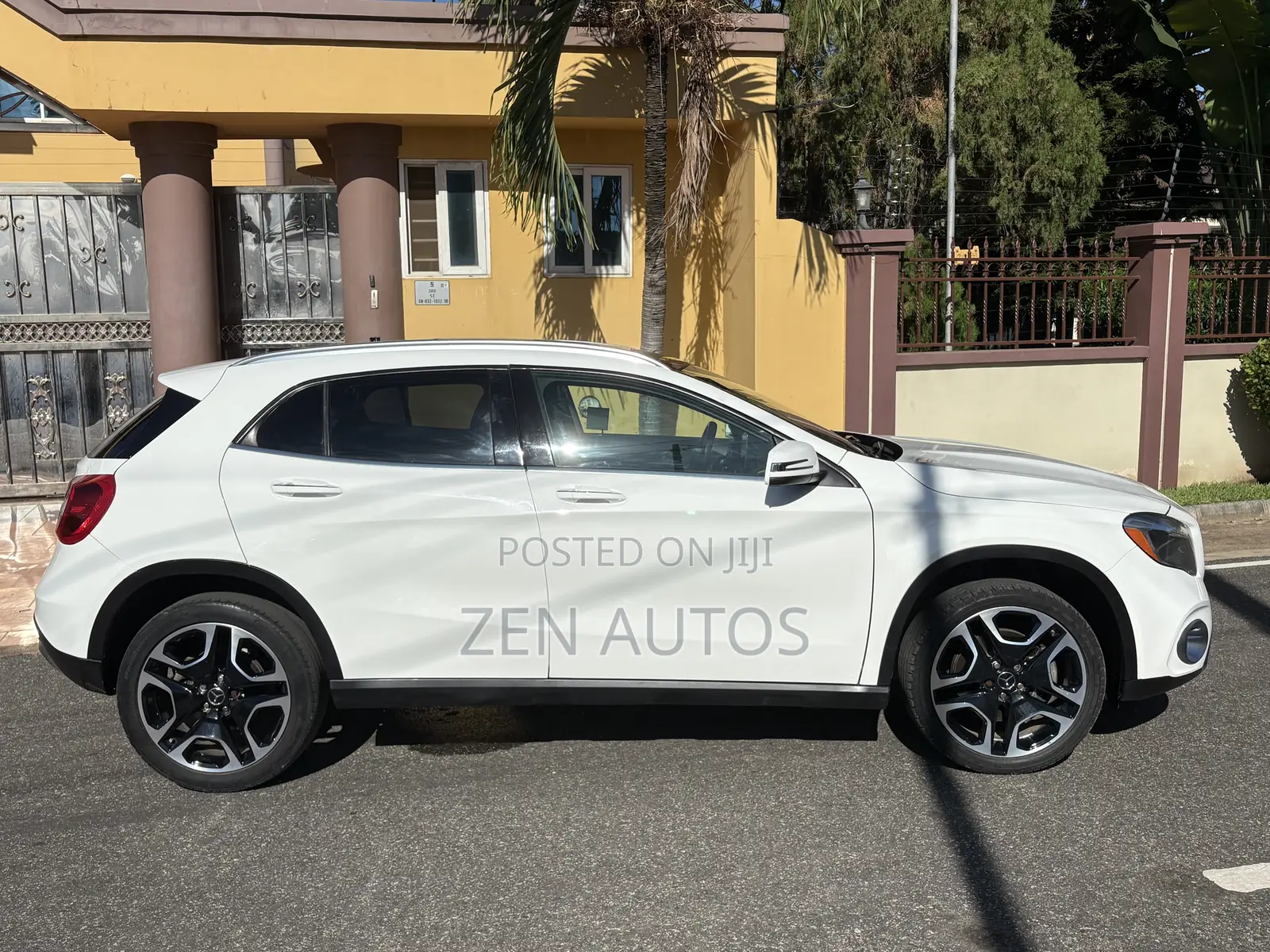 Mercedes-Benz GLA 250 2019 White