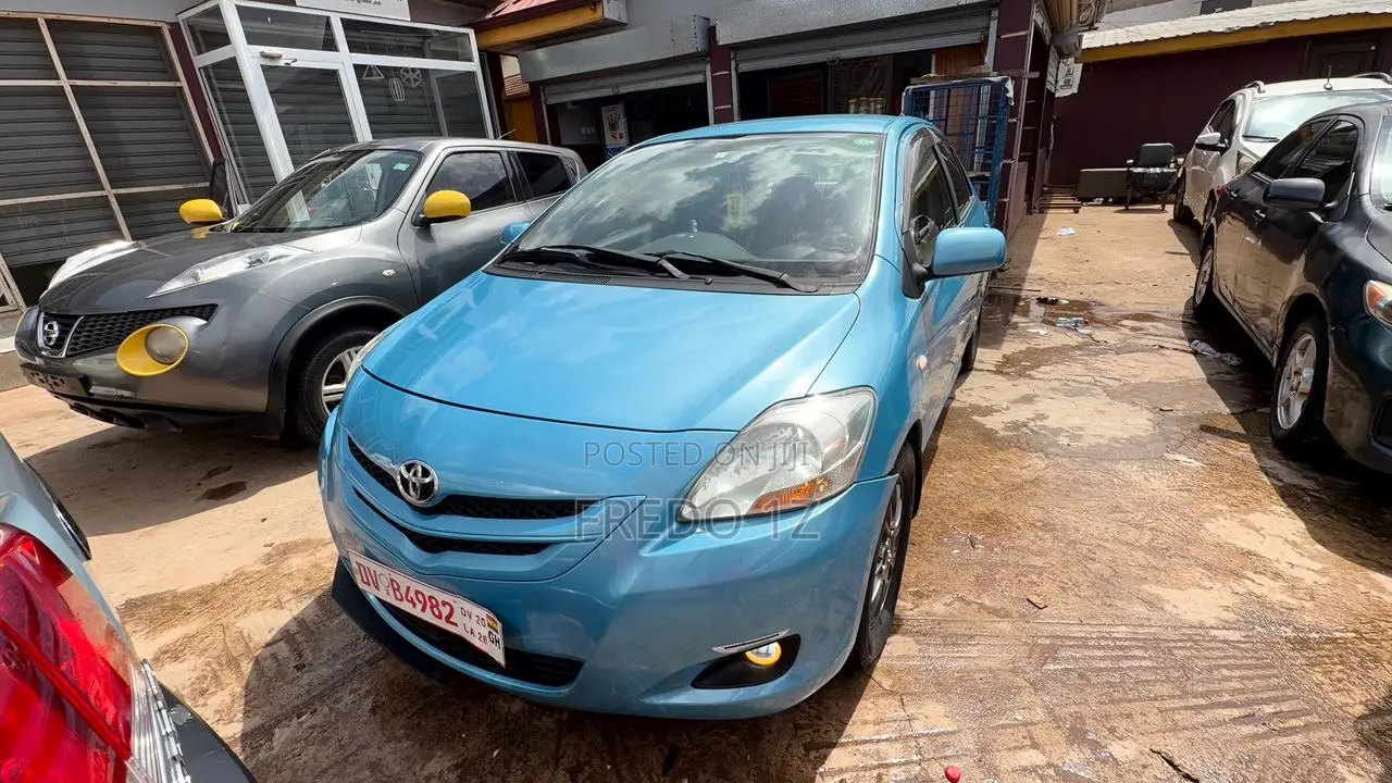 Toyota Belta 2010 Blue