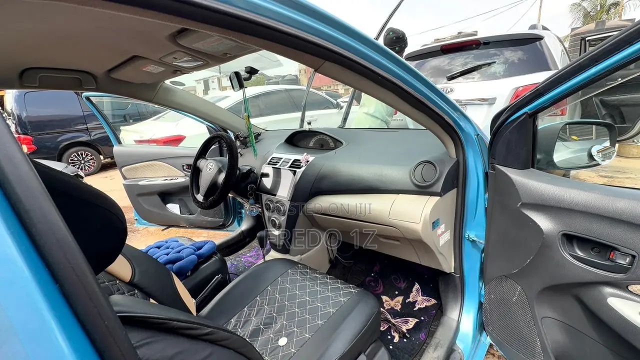 Toyota Belta 2010 Blue