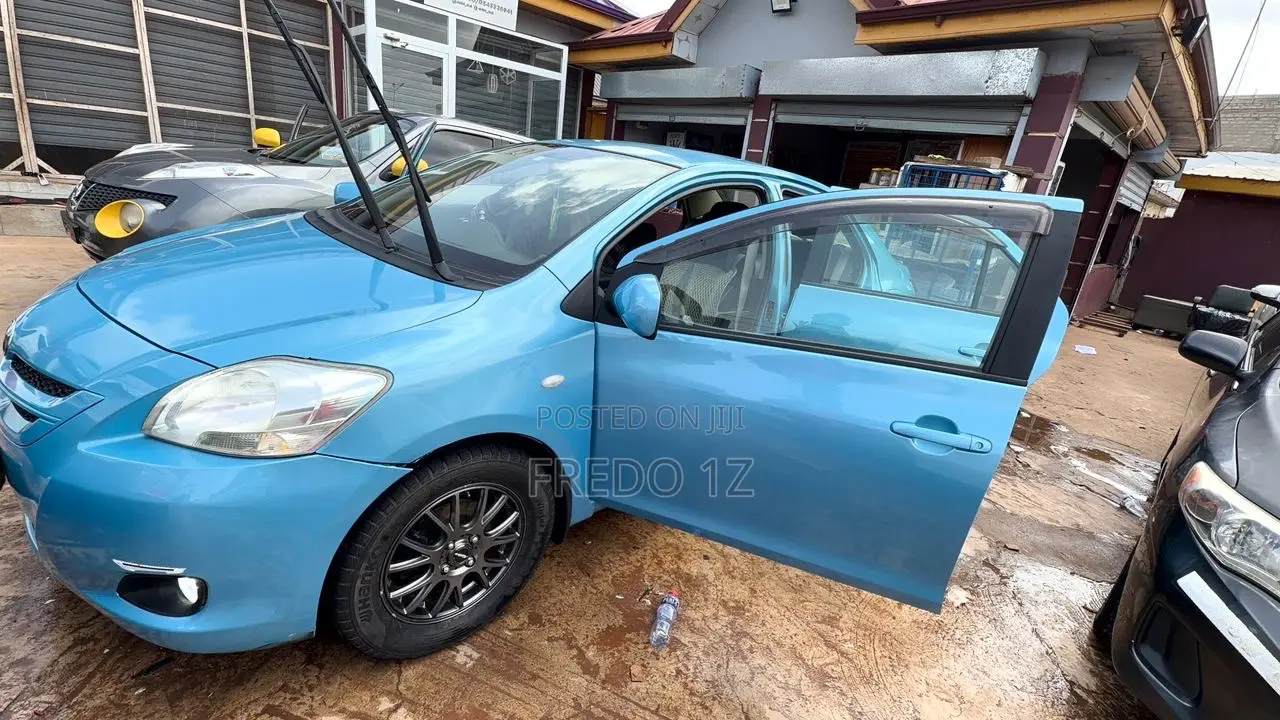 Toyota Belta 2010 Blue