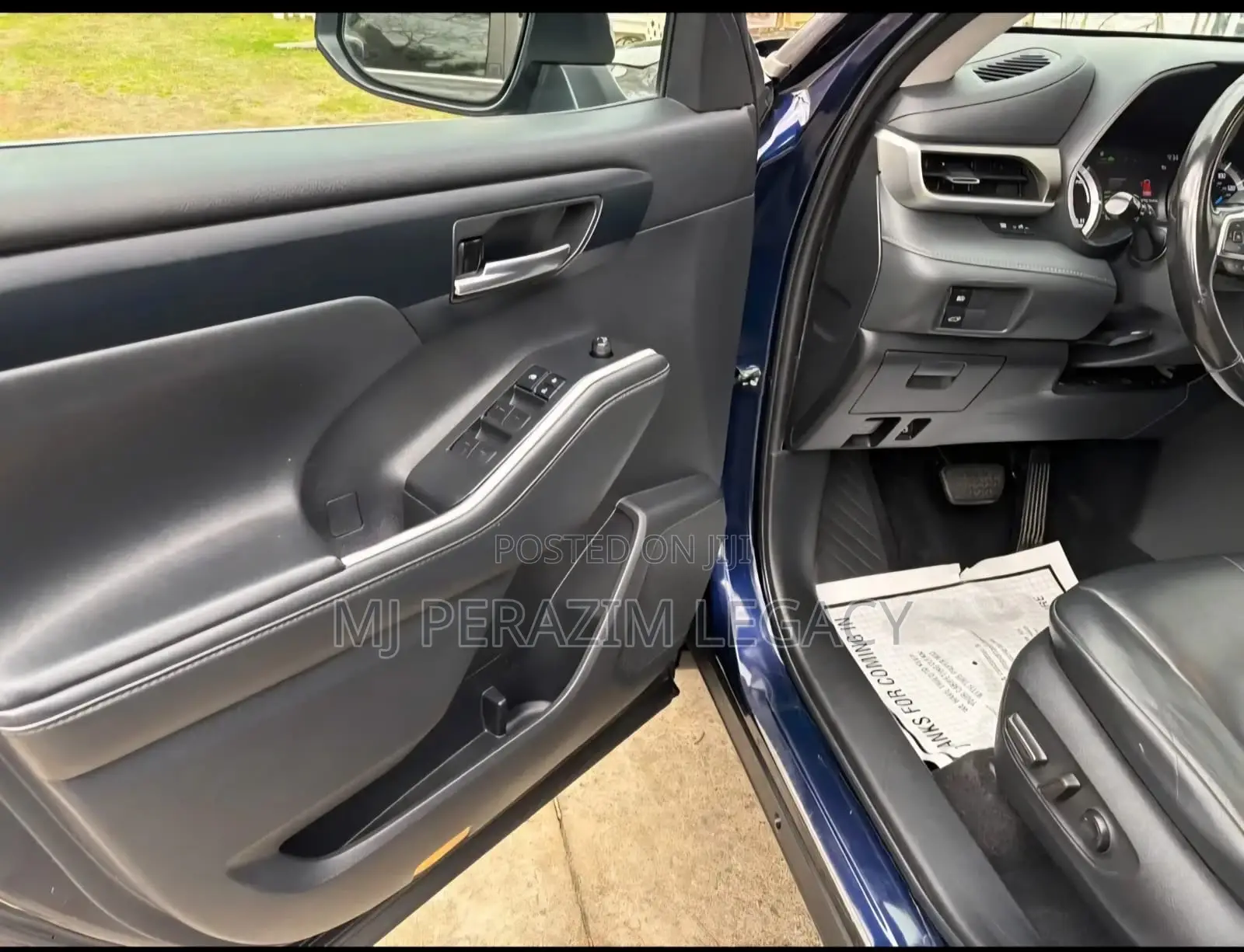 Toyota Highlander XLE 2022 Blue
