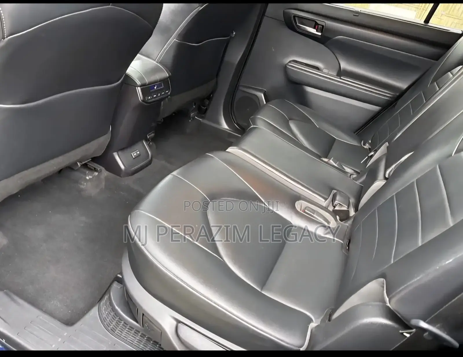 Toyota Highlander XLE 2022 Blue