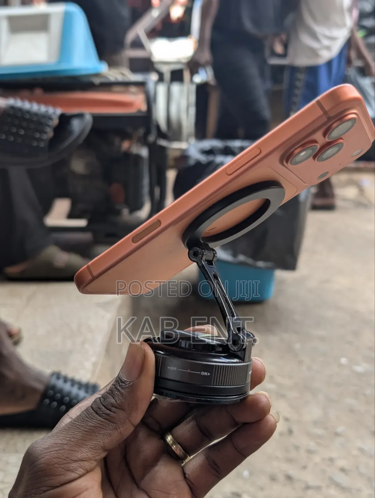 Vacuum Suction Magnetic Phone Holder for Cars