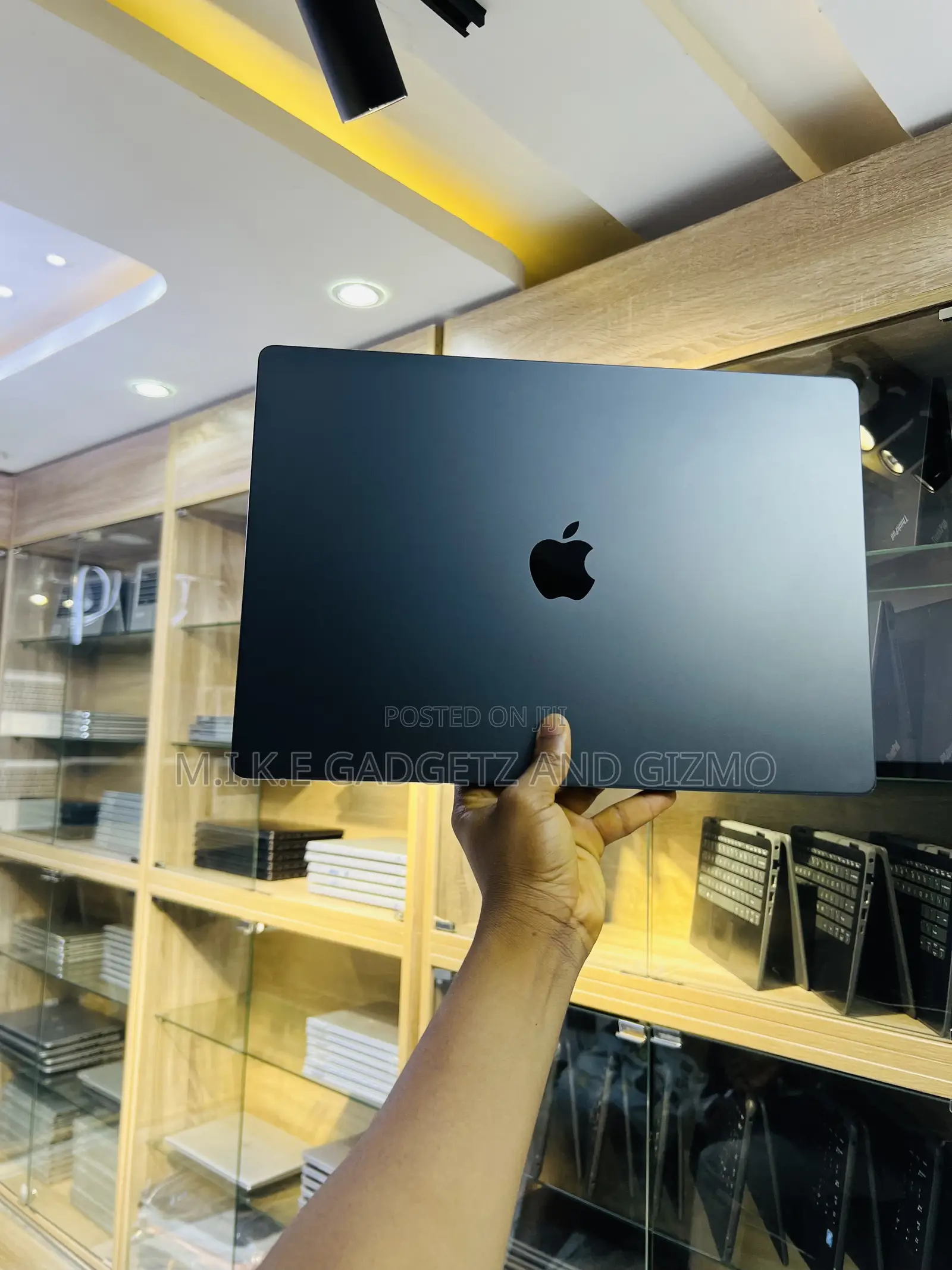 Laptop Apple MacBook Pro 2024 M4 Max 16-inch 48GB Apple M4 Max SSD 1T